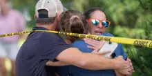 Minneapolis, spari in una chiesa durante la messa: due bambini morti, quattordici feriti
