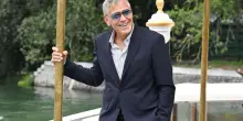 Venezia 2025, il programma e gli ospiti di oggi da George Clooney a Emma Stone
