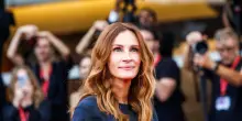 Julia Roberts, una diva sul red carpet: “Con Guadagnino una storia di donne sulle ceneri del MeToo”
