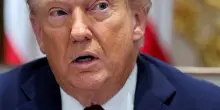 Dopo i dazi, altro colpo per Trump: stop alla procedura rapida per le deportazioni dei migranti