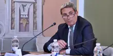 Il Pd: Chiocci smentisca o lasci subito. I vertici Rai restano spiazzati ma preparano la successione