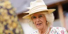 Royal family, Camilla respinse un’aggressione sessuale colpendo in testa l’assalitore con una scarpa