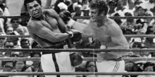 Joe Bugner, morto l’uomo che resistette in piedi a Ali e Frazier. Fece anche 3 film con Bud Spencer