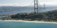 Ponte, il ministero dei Trasporti: “Già finanziato, non previsti fondi Nato”. Cosa succede ora dopo la frenata Usa