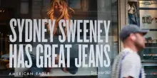 La cura Sydney Sweeney fa bene ad American Eagle: i jeans volano a Wall Street