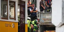 Lisbona, la rabbia dopo la strage: “Controlli saltati sulla funicolare”