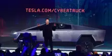 Musk snobbato da Trump, ma Tesla gli darà mille miliardi