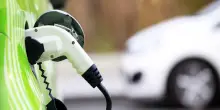 Incentivi auto elettriche, pubblicato il decreto. Tutti i contributi e come ottenerli