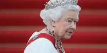 "La regina Elisabetta rinunciò alle sue cure contro il cancro”