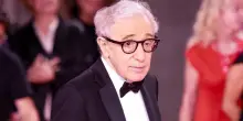 Woody Allen: “A cena con Soon-Yi da Epstein. L’ho disegnato come Dracula, ma per scherzo”