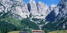 Montagna, alpinista precipita e muore sulle Torri di Neva