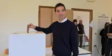 Marche, giù l’affluenza. Ultime ore per decidere la sfida Acquaroli-Ricci