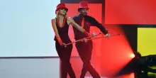 Ascolti tv, “Tu sì que vales” batte “Ballando” per un soffio: il traino De Martino non basta