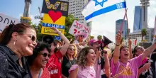 Dai fratelli gemelli allo studente nepalese: chi sono i 20 ostaggi israeliani in mano ad Hamas