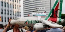 Alitalia, ecco la lettera che “intima” il licenziamento: “Rapporto risolto dal 31 ottobre 2025”