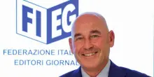 Gli editori di giornali contro Google: “Da AI Overviews subiamo concorrenza sleale”