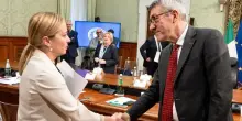“Premier cortigiana di Donald”, Meloni attacca Landini: sessista