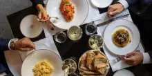 Pillole dimagranti in pausa pranzo: la brutta abitudine che svuota i ristoranti di New York