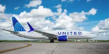 Crepa nel parabrezza del Boeing in volo. L’ipotesi di un impatto con un detrito spaziale