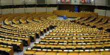 Sostanze chimiche, norme Ue più snelle e trasparenti