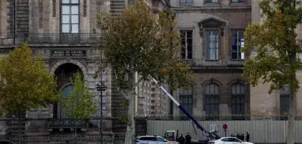 Furto al Louvre, fermati due sospettati: sarebbero ladri esperti in colpi su commissione