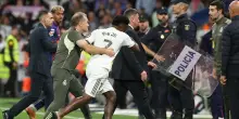 Clàsico splendido e feroce: il Real batte 2-1 il Barcellona. Rissa finale, interviene la polizia