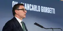 Manovra, Giorgetti: “Più soldi dalle banche? Non sono il Papa o Trump, decide il Parlamento”