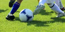Calcio sotto shock: muore a 21 anni l’ex promessa dell’ Arsenal, incidente atroce in campo