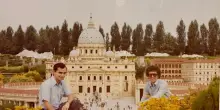 Papa Leone XIV: spunta la foto “profetica” davanti a San Pietro in miniatura