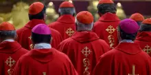 Conclave: tutto sull’ultima notte di libertà dei cardinali: selfie, bucato e…