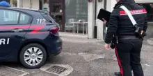 Si arrampica, poi il volo spaventoso: dramma in casa in Italia, ha soltanto 3 anni