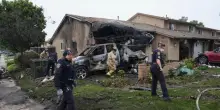 Aereo si schianta sulle case, l’inferno in un istante: morti e feriti, rogo spaventoso