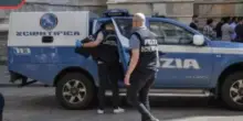 Uomo accoltellato alla schiena: colpito mentre cammina