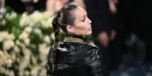 Miley Cyrus ricoverata in terapia intensiva dopo un’infezione: “La mia gamba ha iniziato a disintegrarsi”