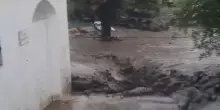 Italia in ginocchio, straripano fiumi e detriti in strada: stato di emergenza