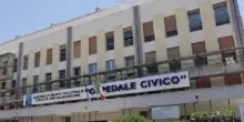 Ha male ovunque, muore così: quello che le hanno trovato nell’esofago, veramente atroce