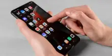 Queste app tracciano ogni tuo spostamento: perché dovresti cancellarle subito