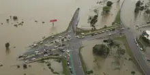 Pioggia e fango, ci sono morti e dispersi. La città nel caos: video agghiacciante
