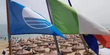 Bandiere blu 2025, l’Italia sale a 246: ecco quali sono le migliori spiagge (e le Regioni che ne hanno di più)