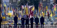 Vertice di Kiev, Macron: “Colloqui diretti con Mosca”. Meloni in remoto
