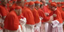 Quanto costano i vestiti dei cardinali: il prezzo lascia senza parole