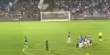 Salernitana-Sampdoria, caos in campo: piovono seggiolini, gara sospesa