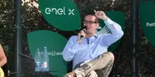 “Sono gay. Ma solo attivo”. La confessione del noto volto della tv e un’altra rivelazione