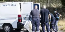 “C’è un cadavere lì dentro”. Orrore in Italia, lo hanno ritrovato così: la scena è agghiacciante