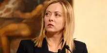 Attacco senza precedenti a Giorgia Meloni: “Ridicola, copre i criminali”. Polemiche feroci