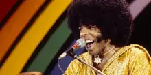 La musica piange un mito: ha fatto ballare intere generazioni, il triste annuncio è appena arrivato