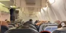 “Oddio aiuto”. Terrore sul volo in Italia: discesa rapida, attivate le maschere d’ossigeno