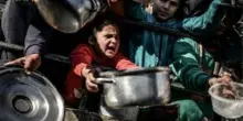 Gaza, esercito israeliano spara sulla folla in attesa di cibo: almeno 47 morti e 200 feriti