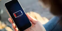 Ecco perché il tuo telefono si scarica troppo velocemente: cosa devi fare