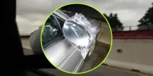 Specchietti coperti con un sacchetto di plastica, perché sempre più automobilisti lo fanno. Il trucco